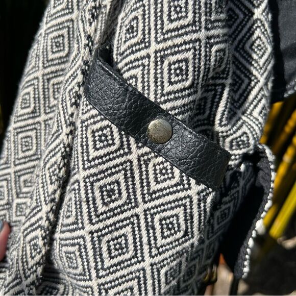 EXPRESSIONS leather trim backpack 🖤 great use condition 🖤 - Picture 7 of 8